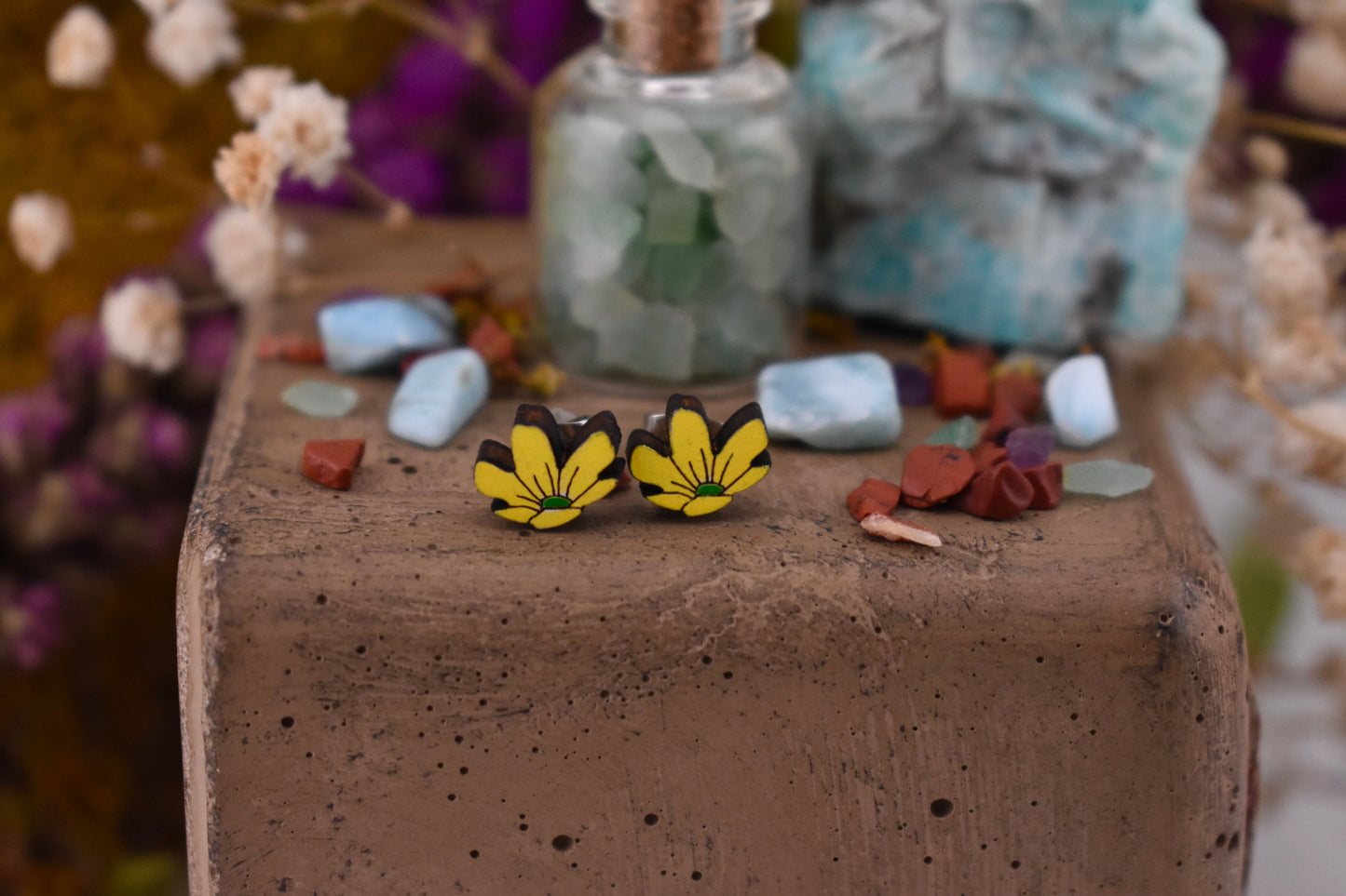 Yellow Daisy Side Studs