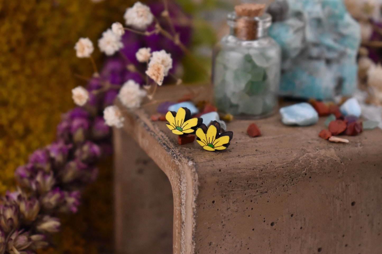 Yellow Daisy Side Studs