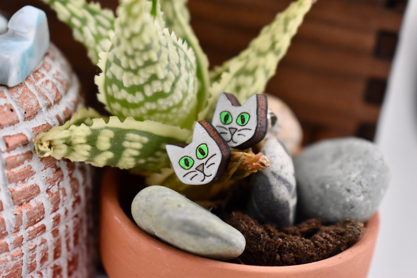 Cat Studs